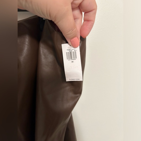 Old Navy faux leather skirt size 4X - Picture 3 of 7